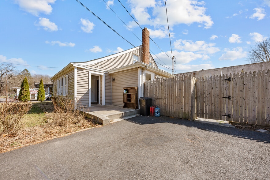 More Photos Of 2815 Montauk Hwy, Brookhaven General Retail For Sale