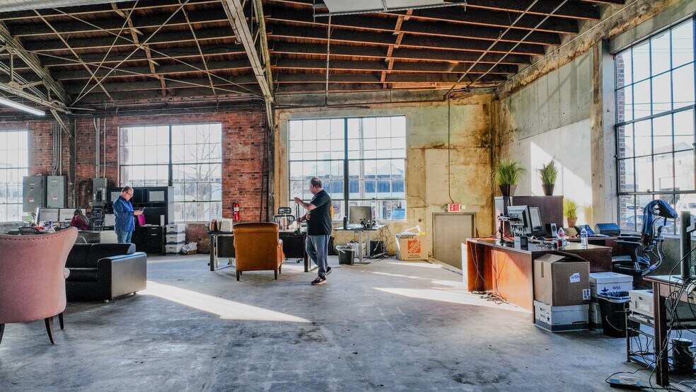 More Photos Of 10 N Milby St, Houston Warehouse For Lease