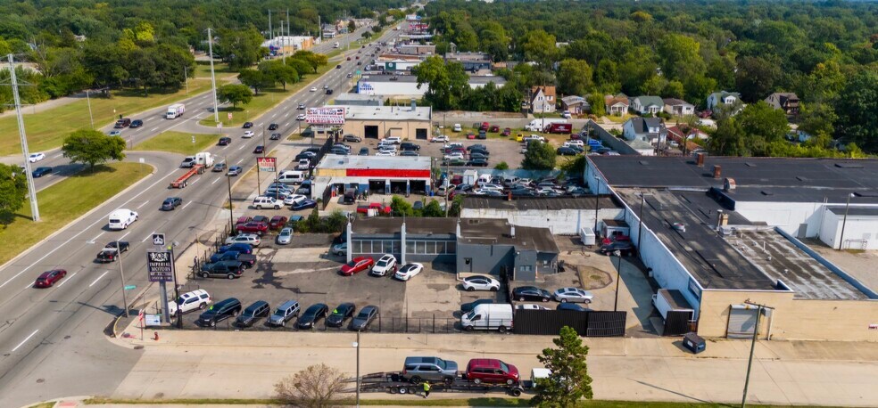 More Photos Of 7765-7775 W 8 Mile Rd, Detroit Storefront Retail Office For Lease