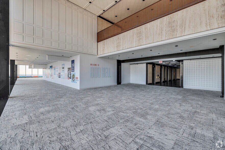 More Photos Of 800 Bell St, Houston Office For Sale