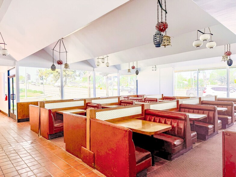 More Photos Of 850 W Willow St, Long Beach Restaurant For Lease