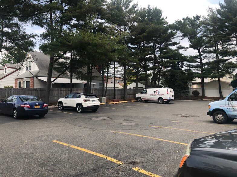 More Photos Of 419 Old Country Rd, Westbury Restaurant For Lease