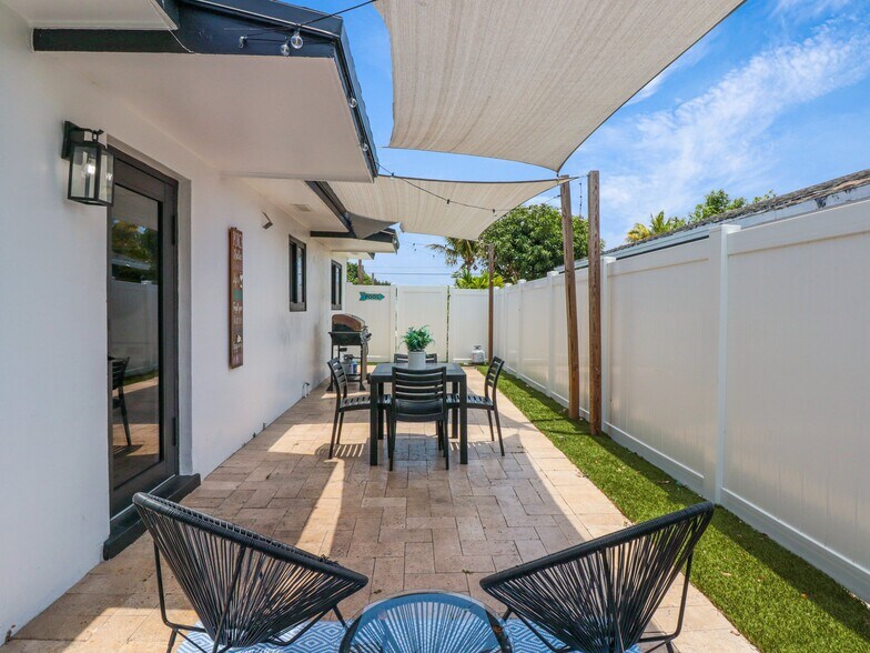 More Photos Of 1705-1709 NE 3rd Ave, Delray Beach Apartments For Sale