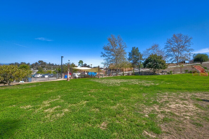 More Photos Of 855 Barham Dr, San Marcos Religious Facility For Lease