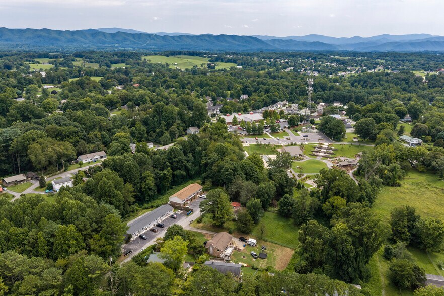 More Photos Of 210 Longview Ave, Jonesborough Apartments For Sale