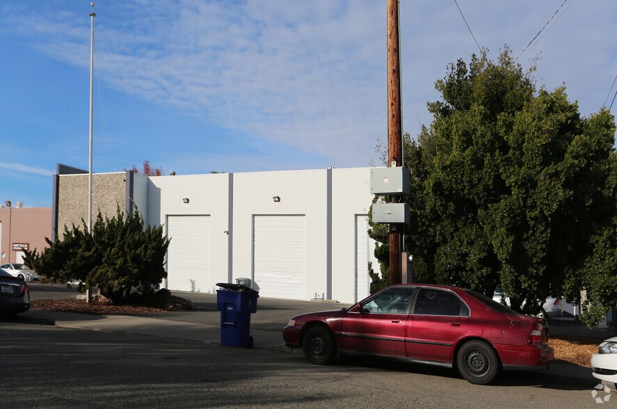 More Photos Of 2077-2081 Edison Ave, San Leandro Warehouse For Sale
