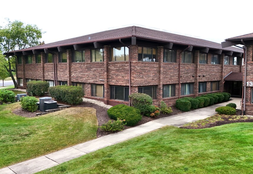 More Photos Of 1300 Iroquois Ave, Naperville Office For Lease