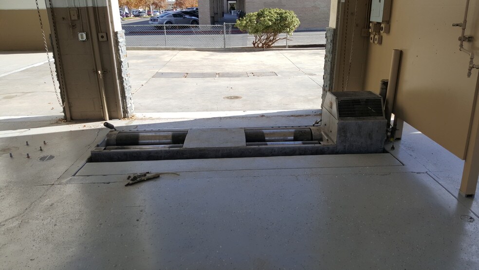 More Photos Of 202 E Palmdale Blvd, Palmdale Auto Repair For Lease