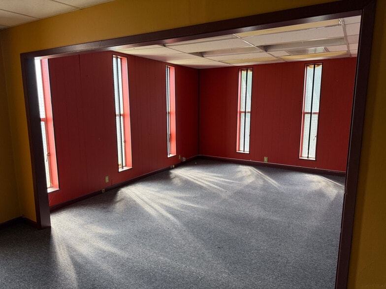 More Photos Of 1920-1922 N Vancouver Ave, Portland Loft Creative Space For Sale