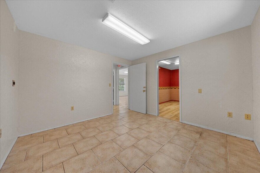 More Photos Of 2206 SE 3rd Ave, Ocala Office Residential For Sale