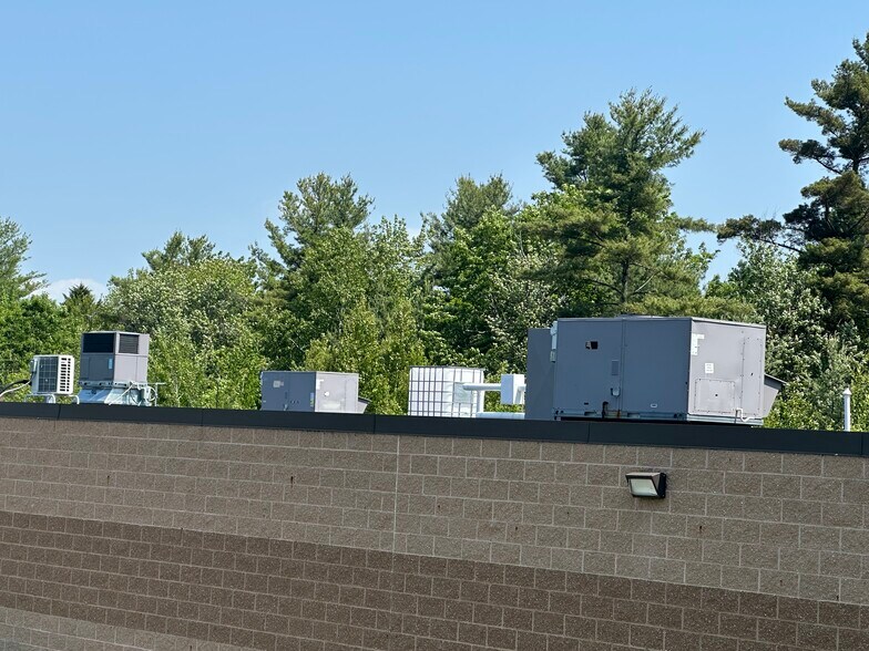 More Photos Of 246 Suffolk Ln, Gardner Manufacturing For Sale