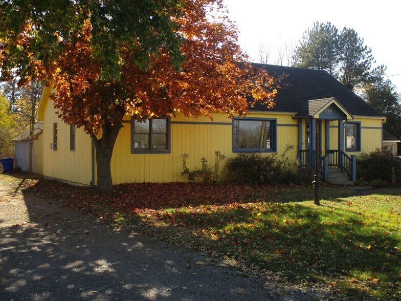 More Photos Of 729 Ridge Rd, Webster Veterinarian Kennel For Sale