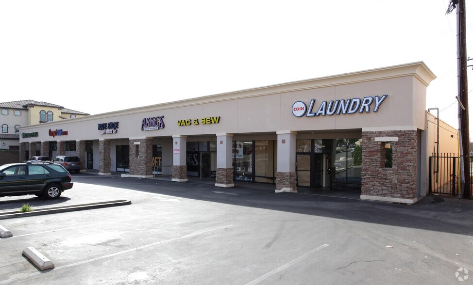 Primary Photo Of 2267 Tapo St, Simi Valley Unknown For Lease