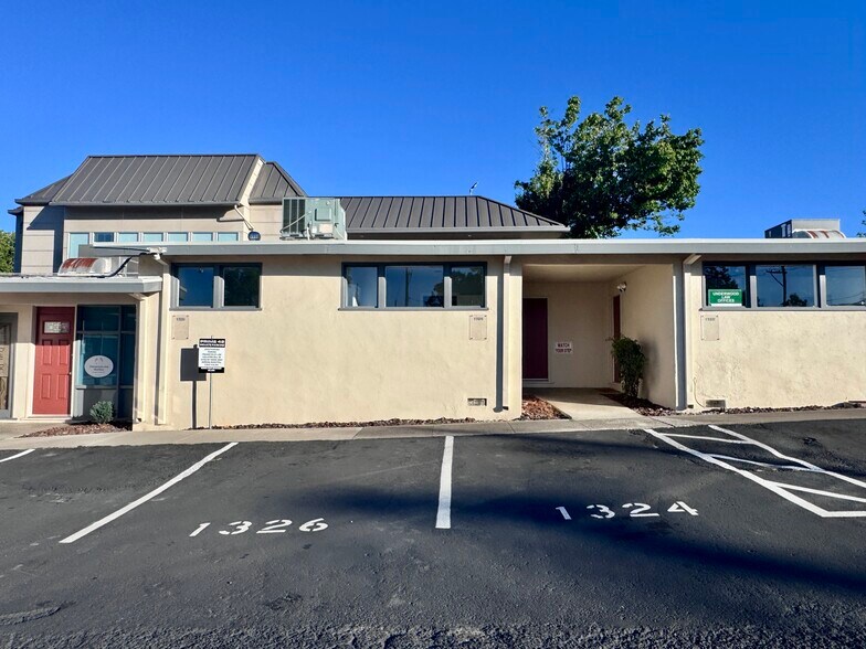 More Photos Of 1300 Court St, Redding Office For Lease