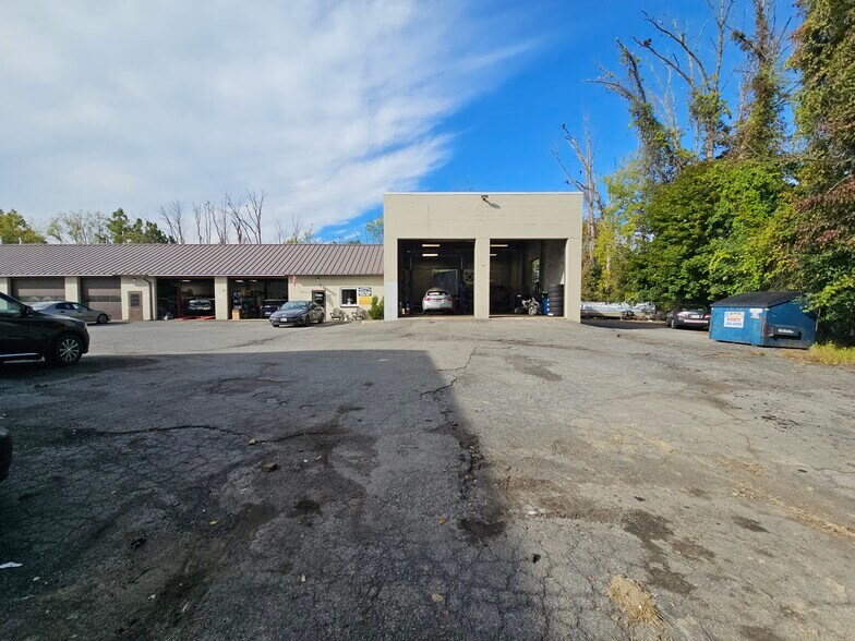 More Photos Of 56 Forester Ave, Warwick Auto Repair For Sale