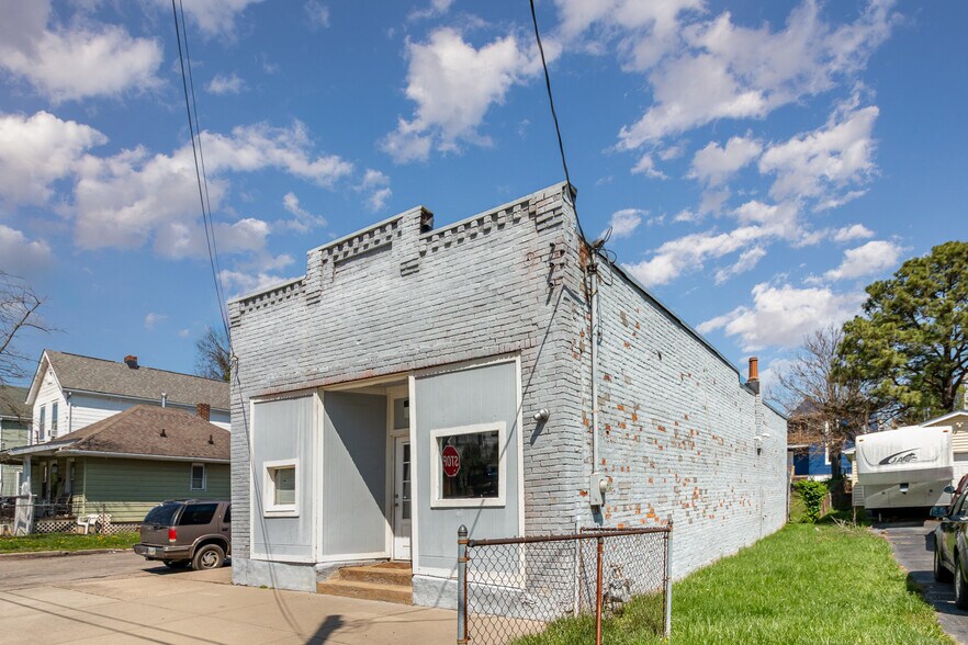 More Photos Of 1936 Elm Ave, Cincinnati Storefront For Sale