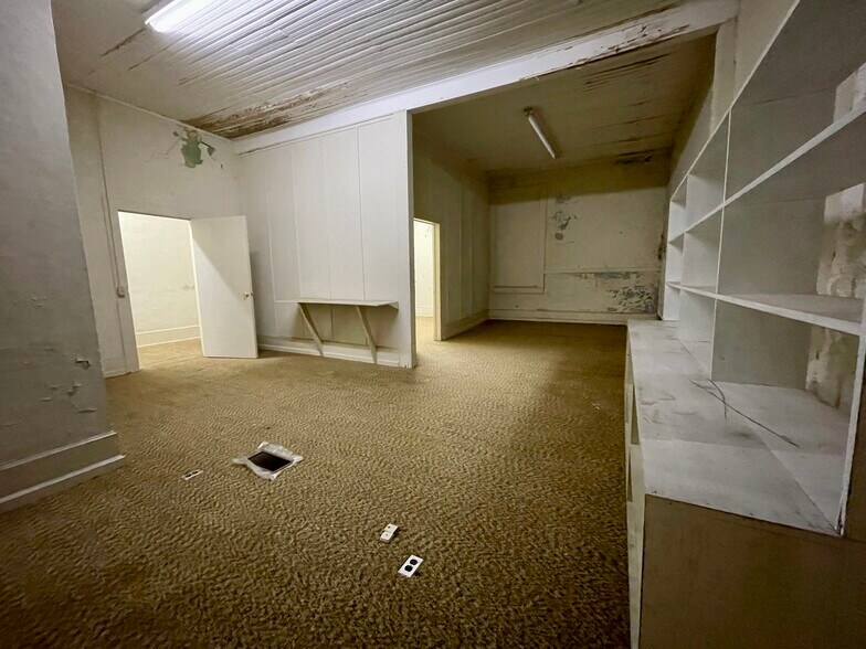 More Photos Of 4 S Main St, Inman Storefront Retail Office For Sale