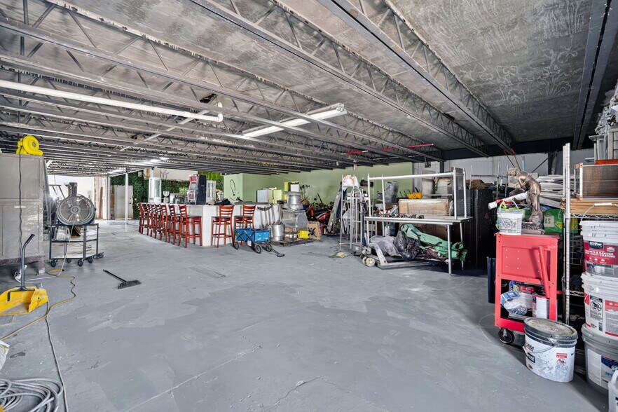 More Photos Of 8485-8499 NW 54th St, Miami Warehouse For Sale