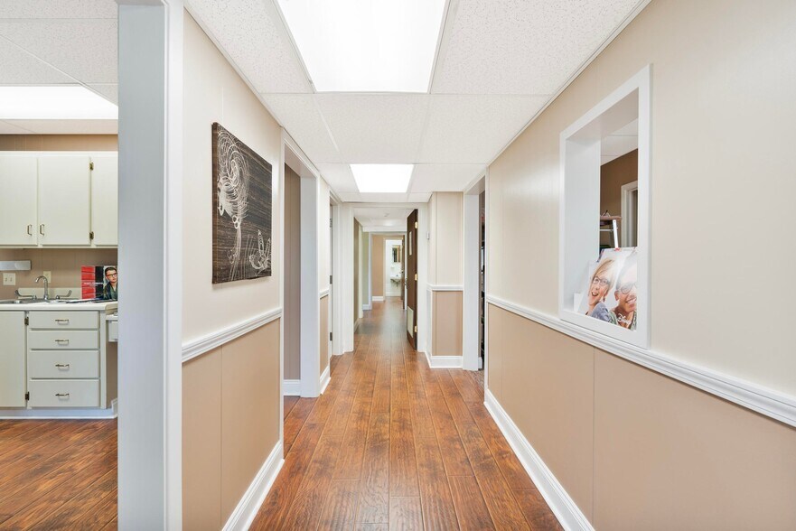 More Photos Of 428 Hospital Drive, Columbus Medical For Sale