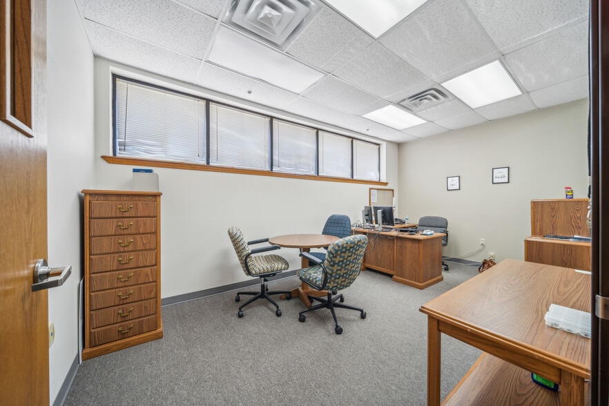 More Photos Of 2020 Holly Rd, Claremore Office For Sale