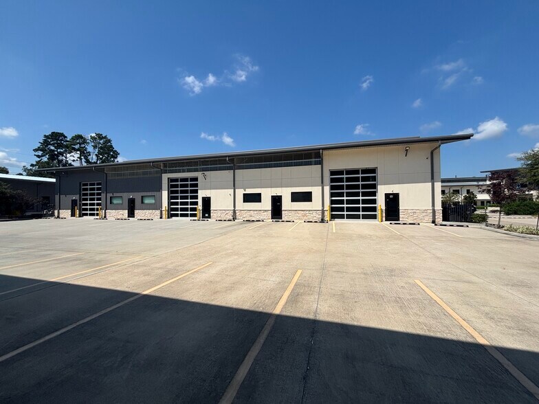 More Photos Of 1330 Rayford Park Rd, Spring Loft Creative Space For Sale