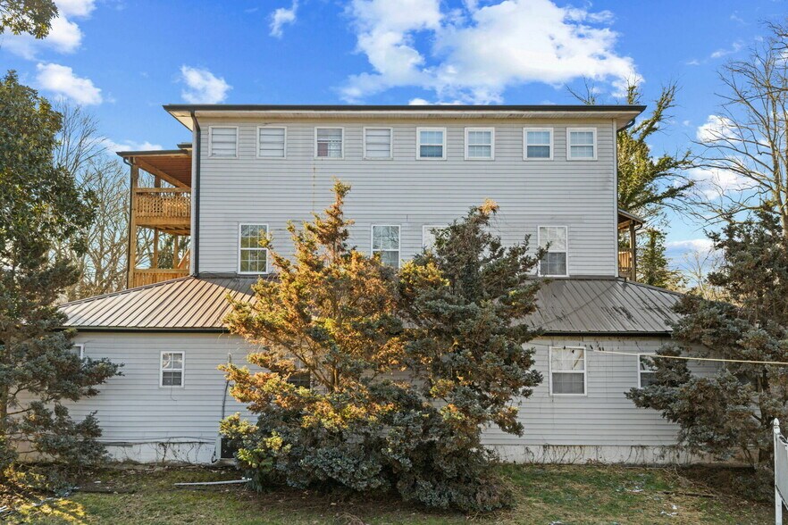 More Photos Of 301 S Magnolia St, Maryville Multifamily For Sale