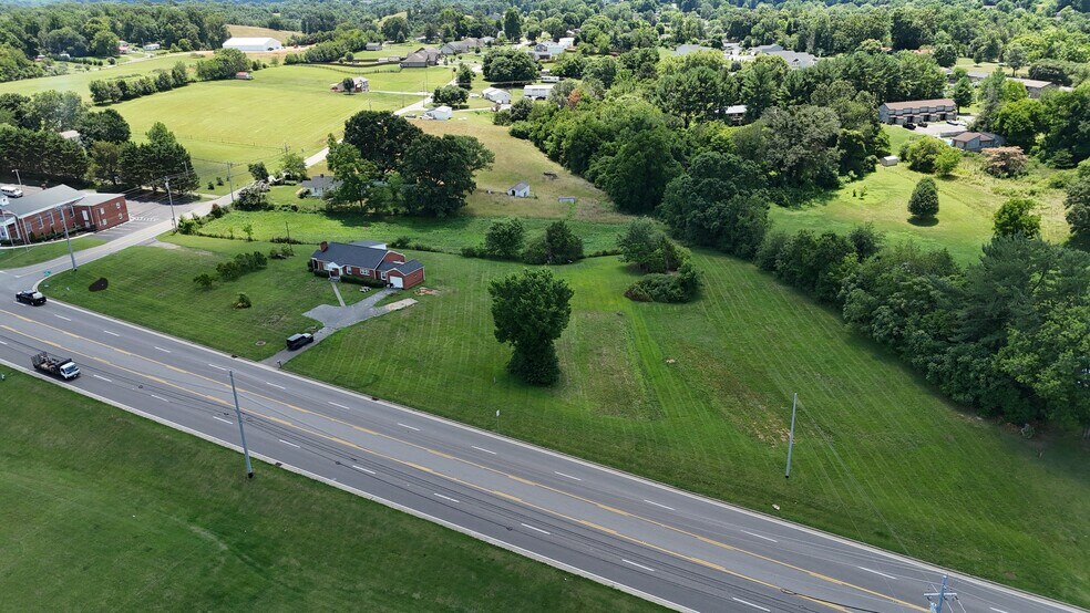 More Photos Of 5207 N Roan St, Gray Specialty For Sale