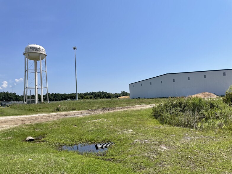 More Photos Of 130 Park Dr, Baxley Warehouse For Lease