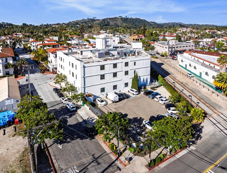 More Photos Of 25 E Mason St, Santa Barbara Research And Development For Lease