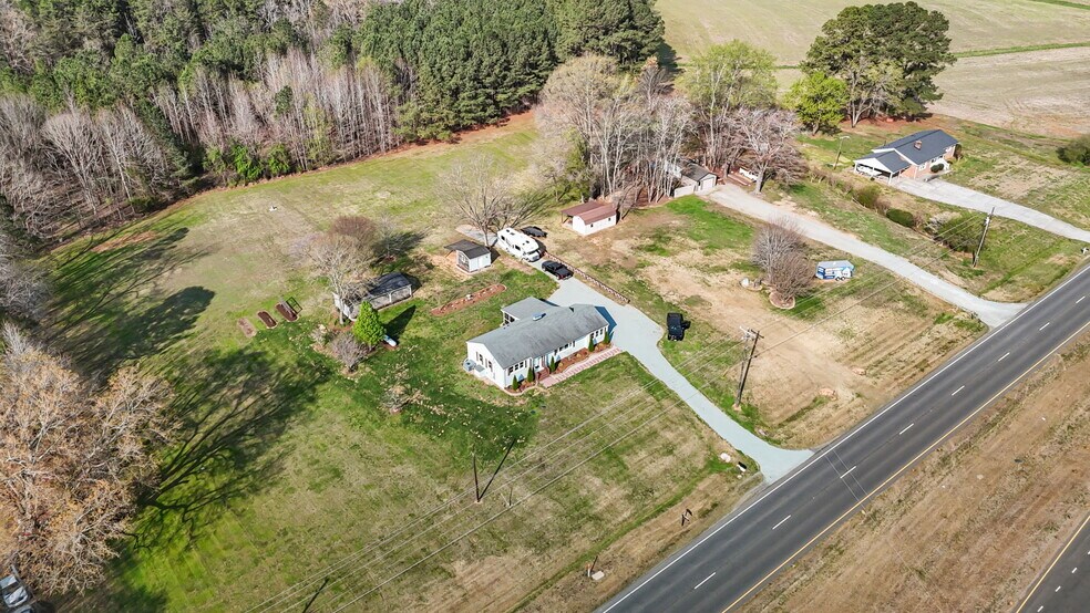 More Photos Of 10612 Durham Rd, Timberlake Flex For Sale