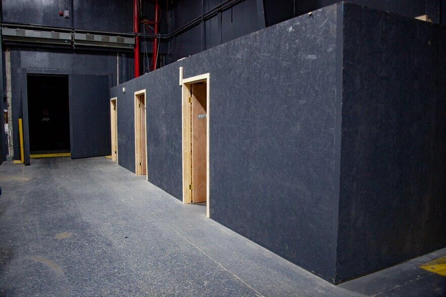 More Photos Of 4865 Arthur Kill Rd, Staten Island Warehouse For Lease