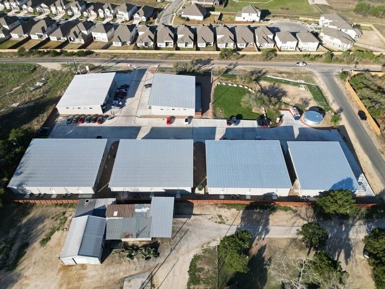 More Photos Of 775 County Road 270, Leander Warehouse For Lease