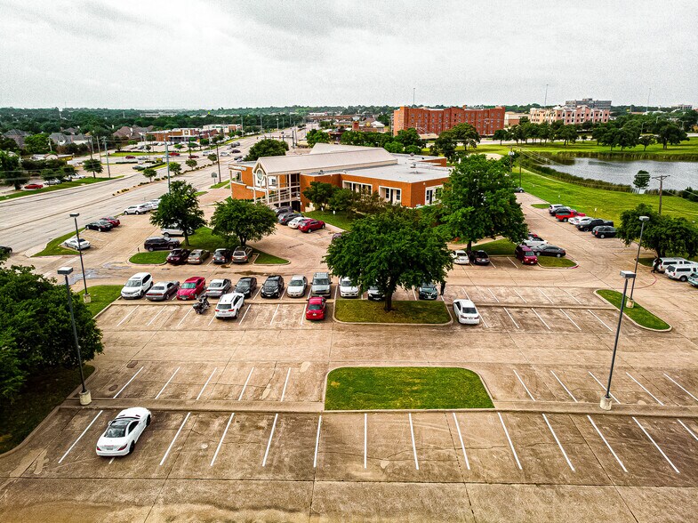 More Photos Of 1717 Precinct Line Rd, Hurst Medical For Sale