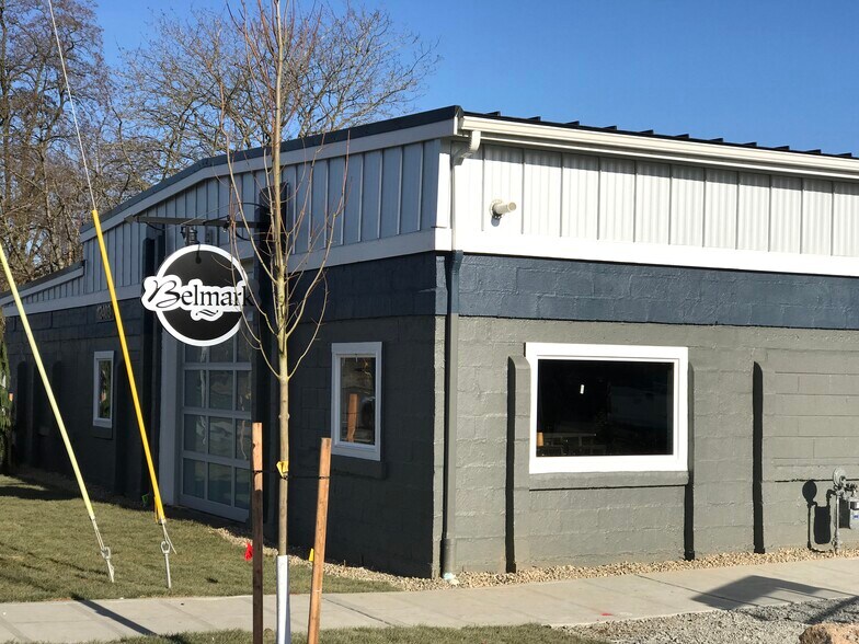 More Photos Of 12409 State Ave, Marysville Flex For Lease