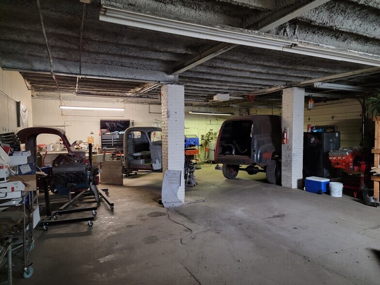 More Photos Of 771 Moon St, Akron Warehouse For Lease