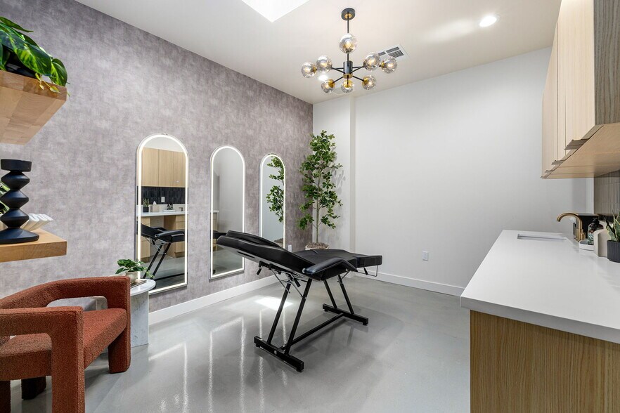 More Photos Of 124 N Glendora Ave, Glendora Coworking Space