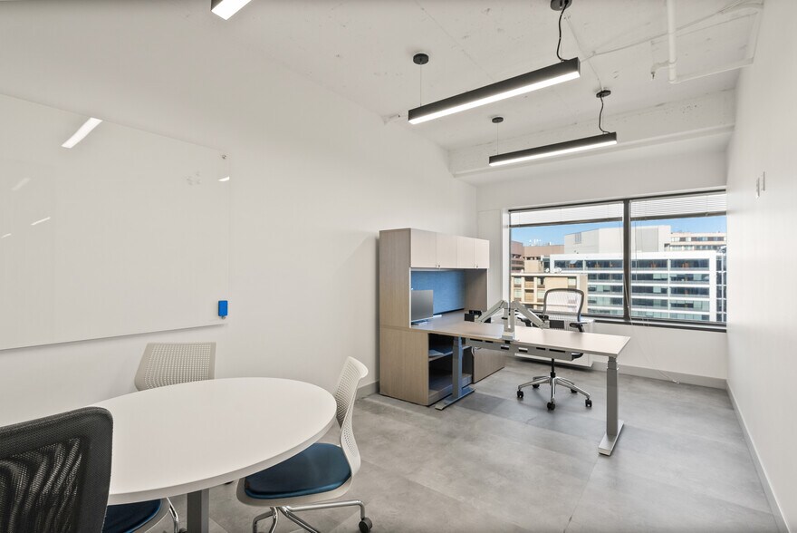 More Photos Of 1550 Crystal Dr, Arlington Office For Lease