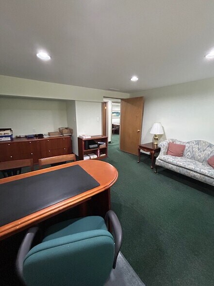 More Photos Of 101 Rt 130, Cinnaminson Unknown For Lease