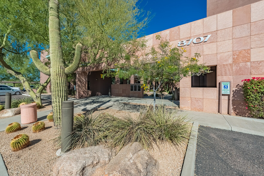 More Photos Of 8707 E Vista Bonita Dr, Scottsdale Office For Lease