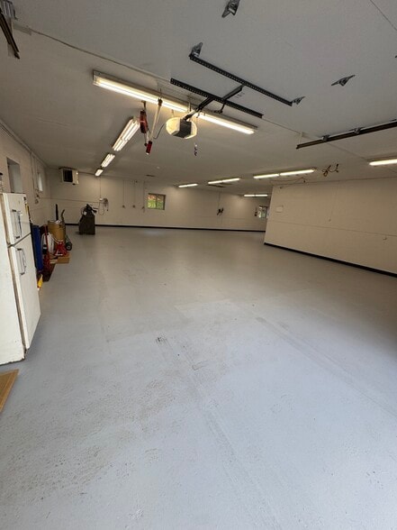 More Photos Of 1777 N Colony Rd, Meriden Warehouse For Lease