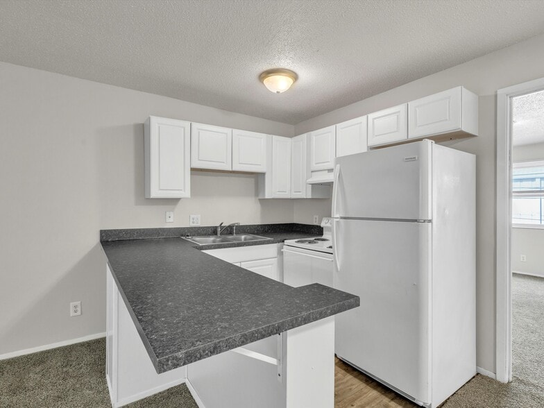 More Photos Of 500-516 Richardt Ave, Evansville Apartments For Sale