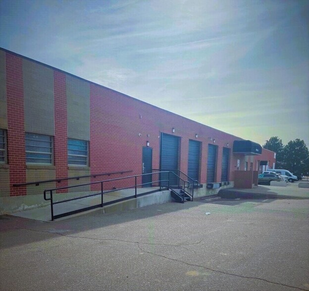More Photos Of 3930-3940 Holly St, Denver Warehouse For Sale