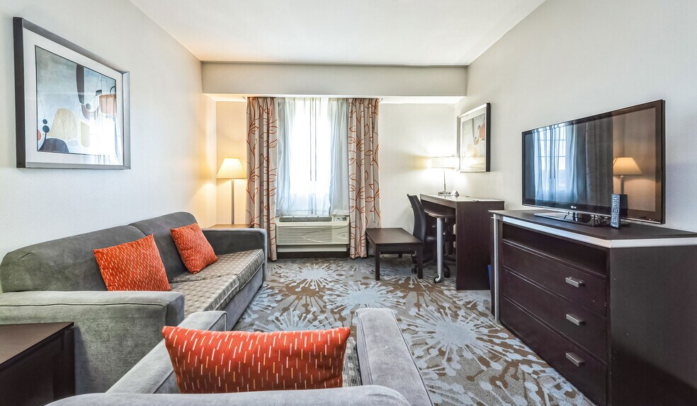 More Photos Of 24519 Interstate 45 Fwy, Spring Hotel For Sale