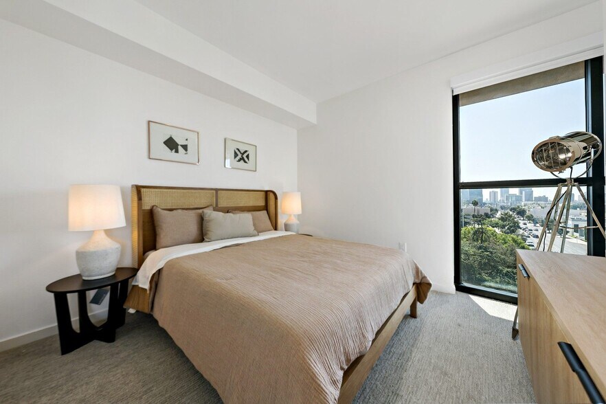 More Photos Of 200 N Vermont Ave, Los Angeles Apartments For Lease