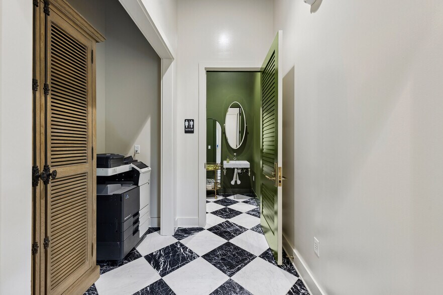 More Photos Of 3095 Soperton Dr, Bluffton Light Distribution For Sale