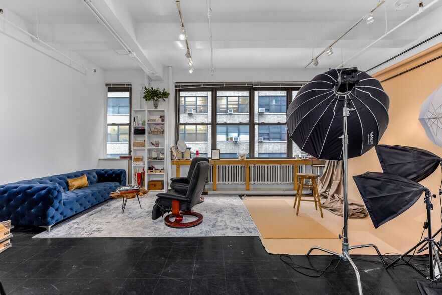 More Photos Of 335 W 38th St, New York Apartments For Sale