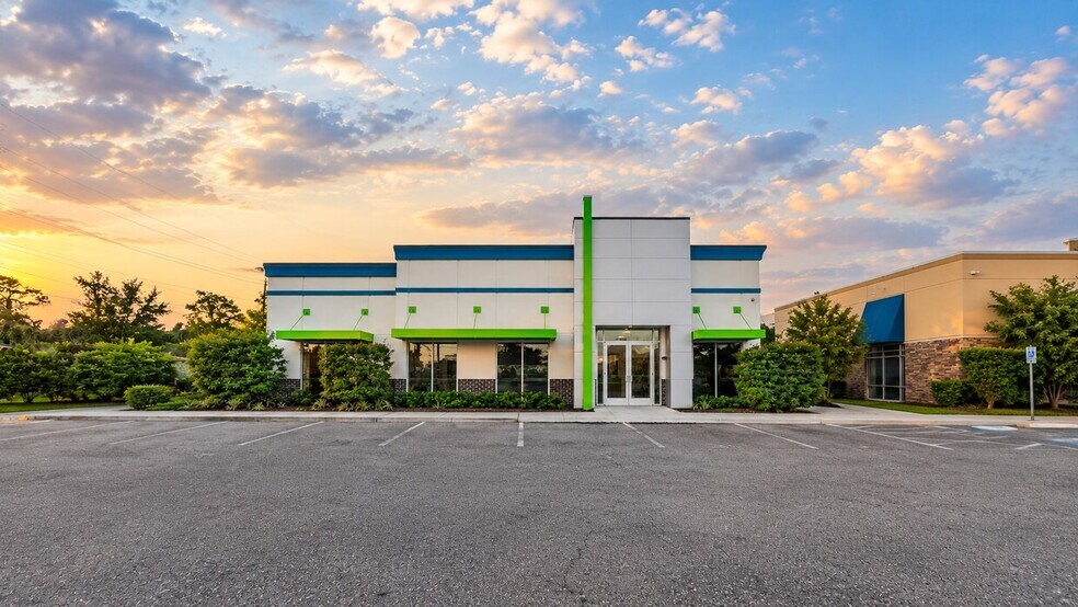 Primary Photo Of 4425 W 1st St, Sanford Medical For Lease