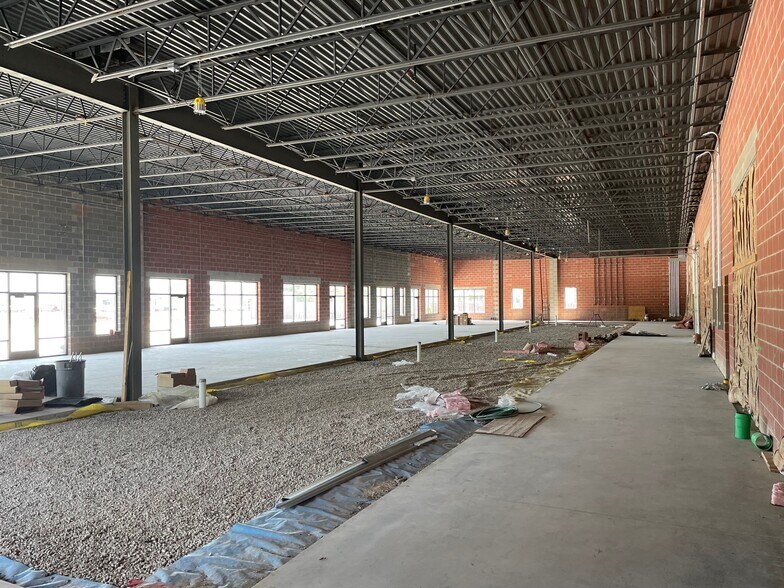 More Photos Of 1085-1115 W Bagley Rd, Berea Storefront Retail Office For Lease