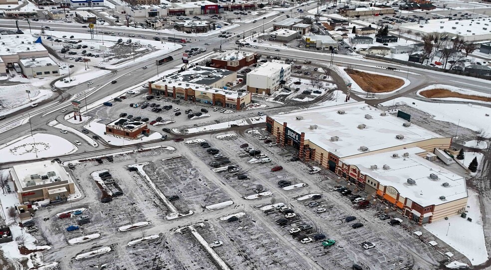 More Photos Of 4701 SE 1st Ave, Cedar Rapids General Retail For Lease