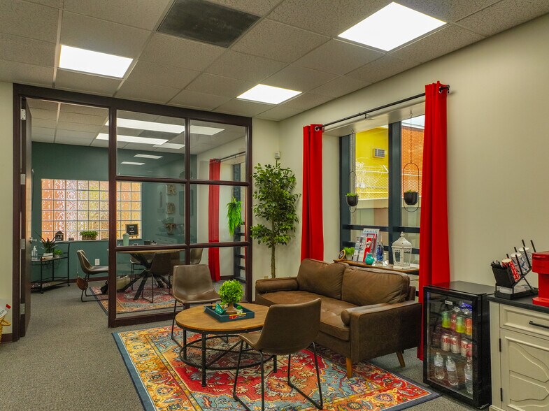 More Photos Of 3709 W Jetton Ave, Tampa Office For Sale
